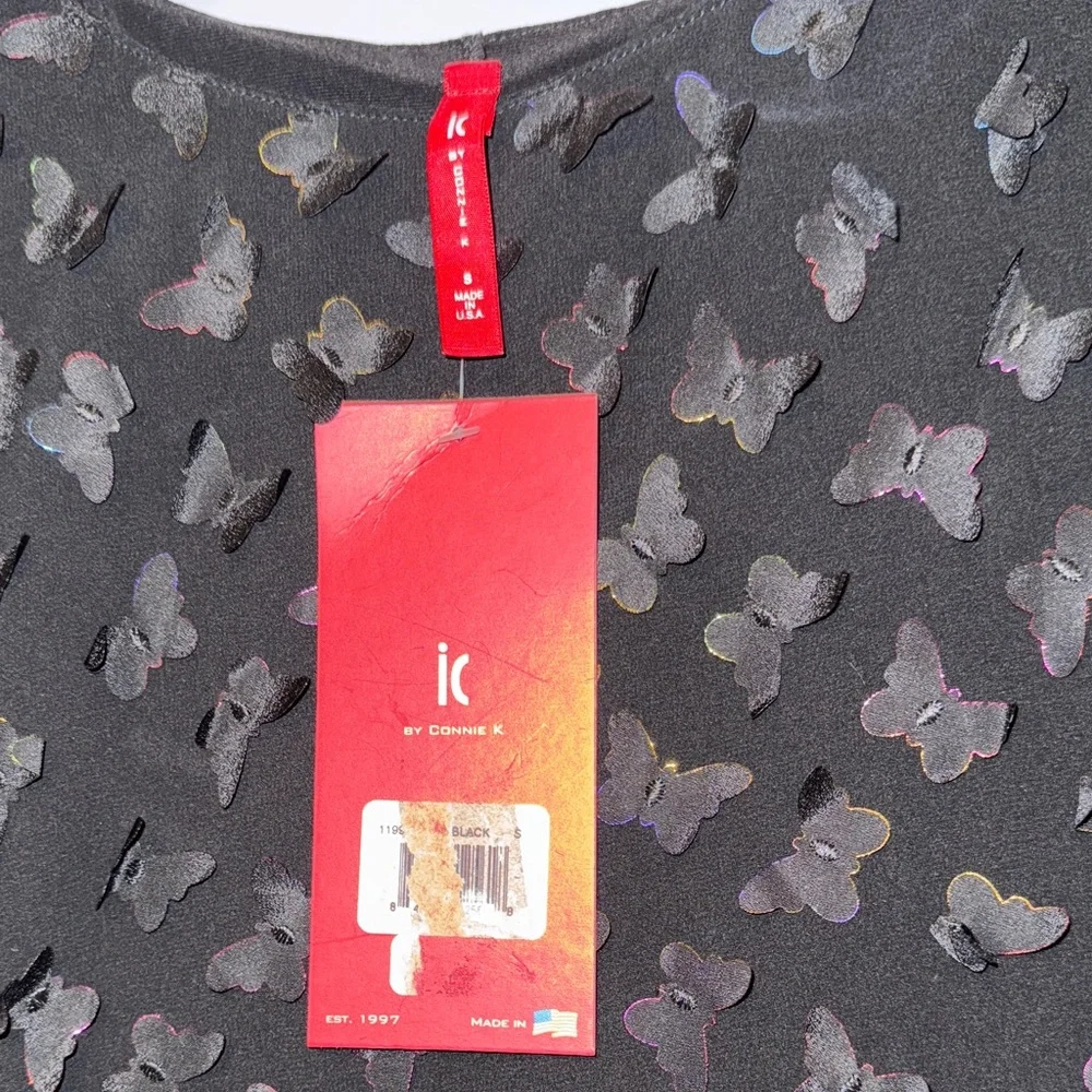 Elegant Black Butterfly Textured Blouse - Picture 2 of 5